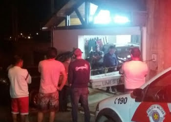 Para impedir roubo de caminhonete, homem enfrenta ladrão e acaba morto