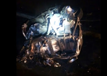 Após matar a mulher, homem morre em colisão frontal de moto com caminhão