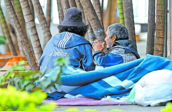 Briga entre moradores de rua termina com homem esfaqueado em Piracicaba