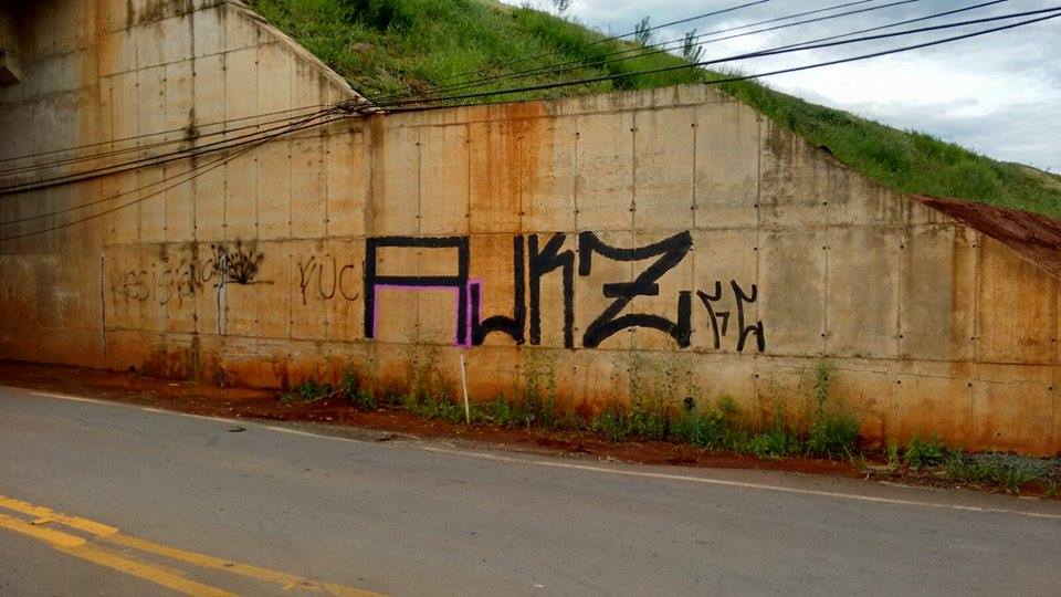 Músico é preso pichando pontilhão para  promover banda hip hop em Piracicaba