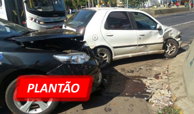 Veículo oficial da Prefeitura de Piracicaba se envolve em acidente