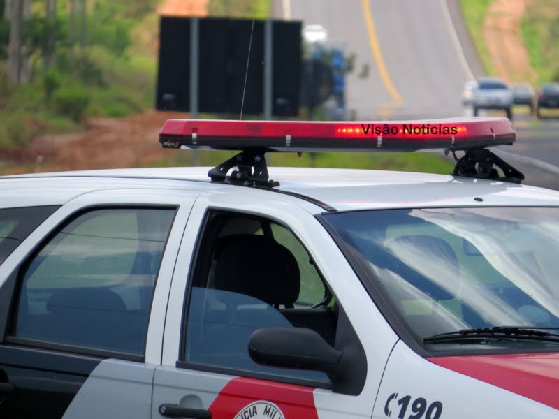 Homem tenta atravessar Rodovia do Açúcar e morre atropelado