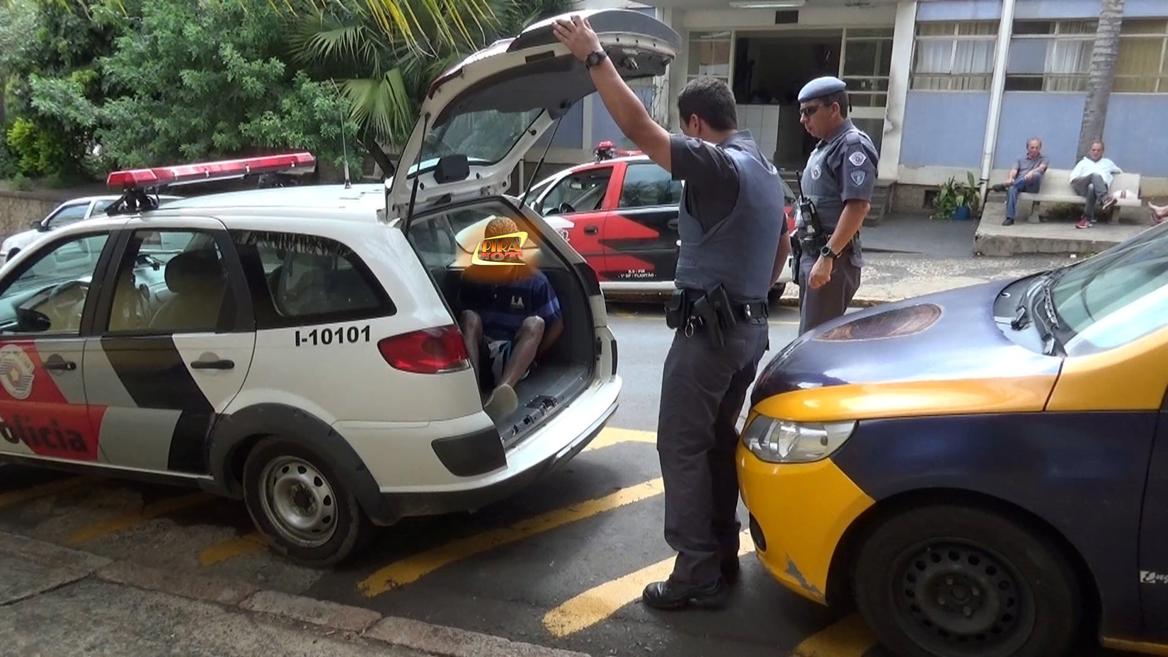 Mãe ‘dedo duro’ chama a polícia e filho vai morar no ‘cadeião’