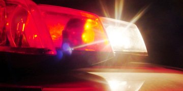 Homem tem pernas baleadas por não ter dinheiro em assalto