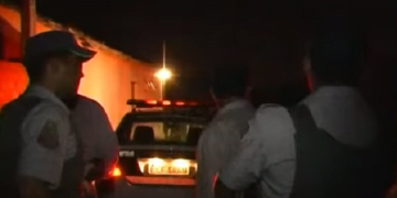 Dois caminhões e três carros se envolvem em engavetamento