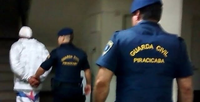 Homem agride mulher com faca e vai parar no ‘cadeião’