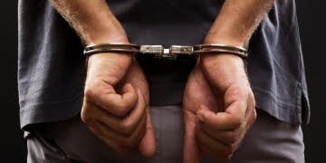 Bêbado, ex-paciente volta à clínica de reabilitação para assaltar