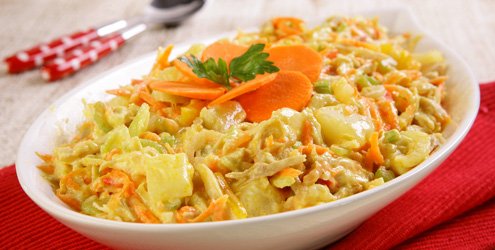 Edu Guedes ensina receita de salpicão de frango