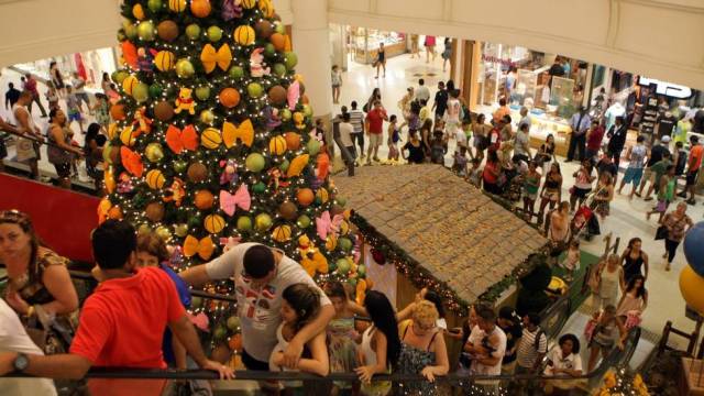 Vendas de natal tem queda de 1,7% em 2014, segundo Serasa