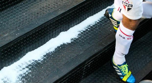 Sal grosso é a salvação? Torcedor do SPFC usa superstição para tirar time do buraco