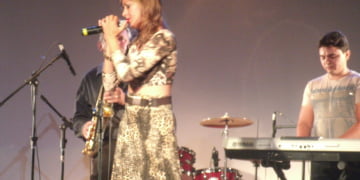 Tributo Cigano a Elis Regina é realizado por cantora da Paraíba