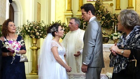 “Amor à vida”: Valdirene é abandonada no altar