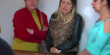 Em choque, família e amigos sepultam Aline Furlan em SBO