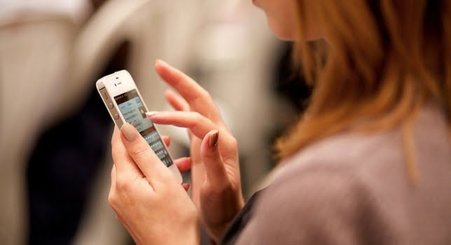 Professor ‘safadão’ é afastado após cantar alunas e exibir pornô em aula